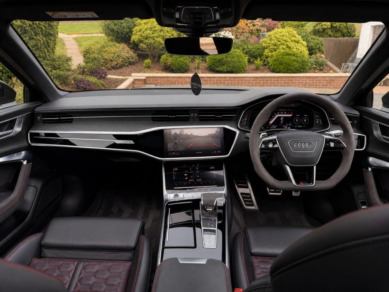 Audi RS6 view 11