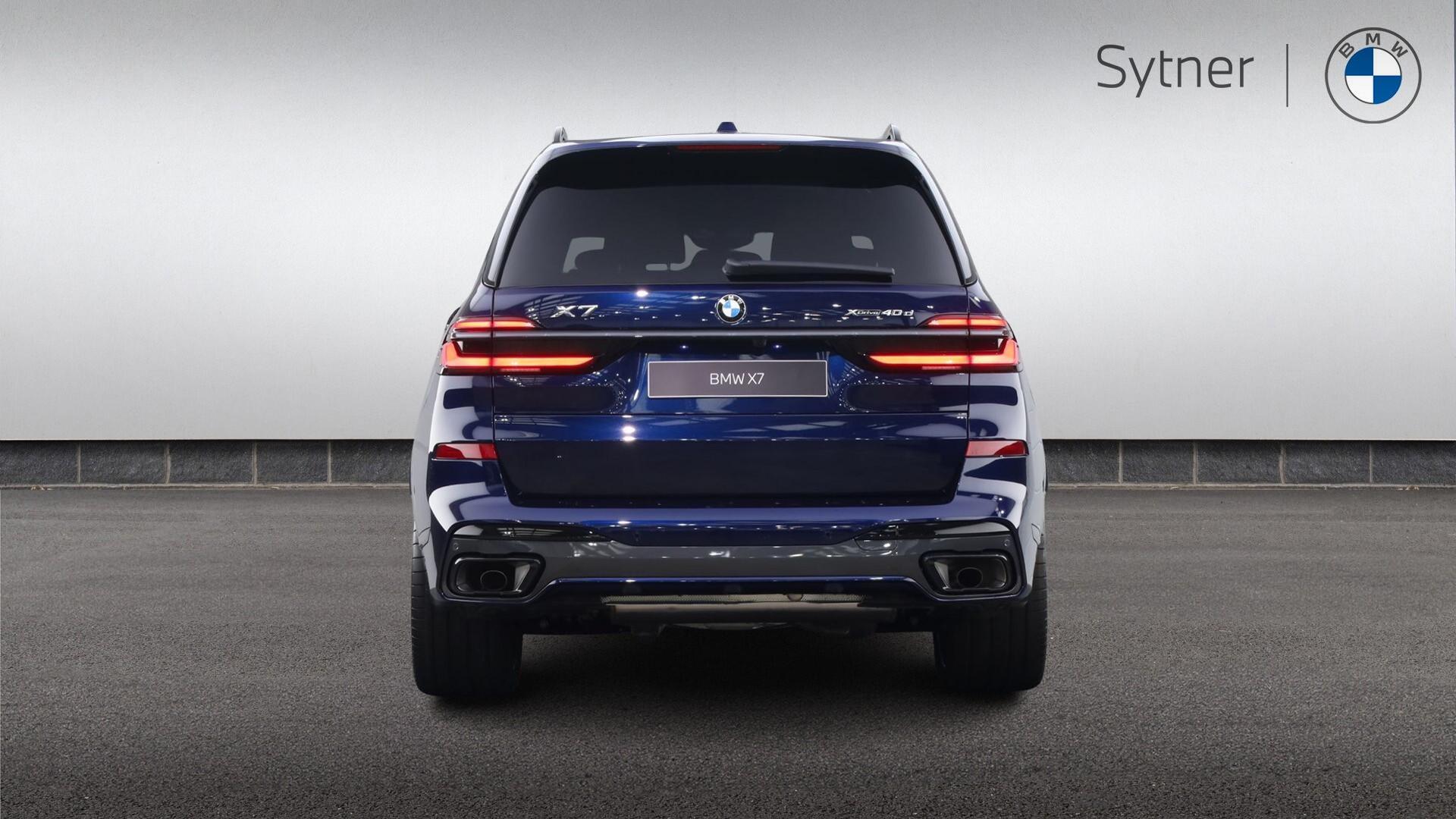 BMW X7 view 15