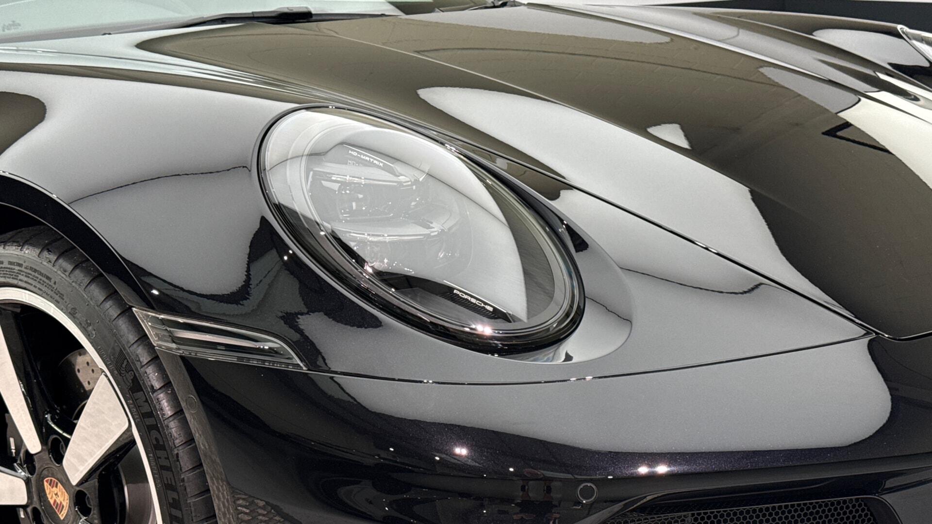 Porsche 911 view 21