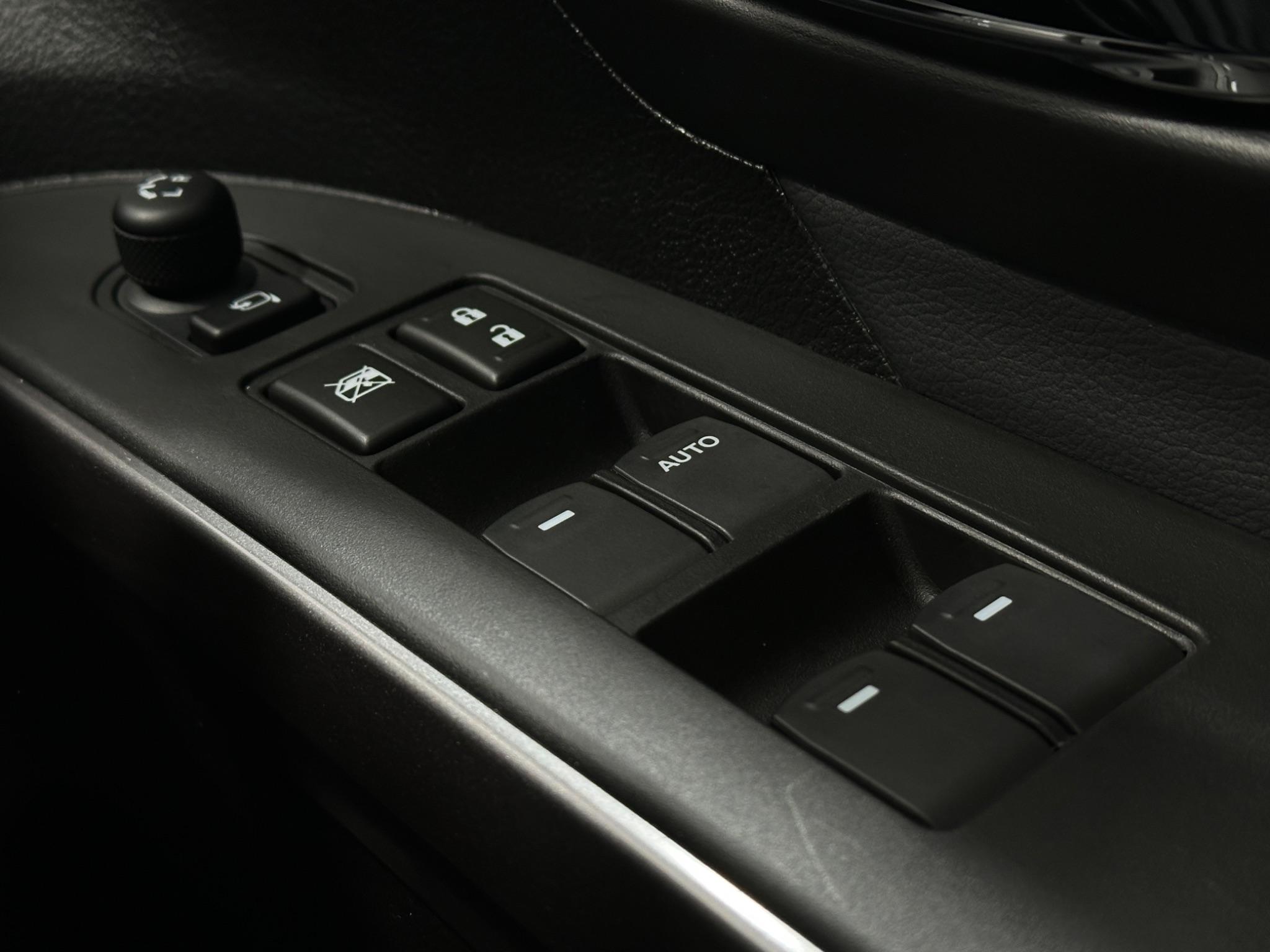 Suzuki S-Cross view 17