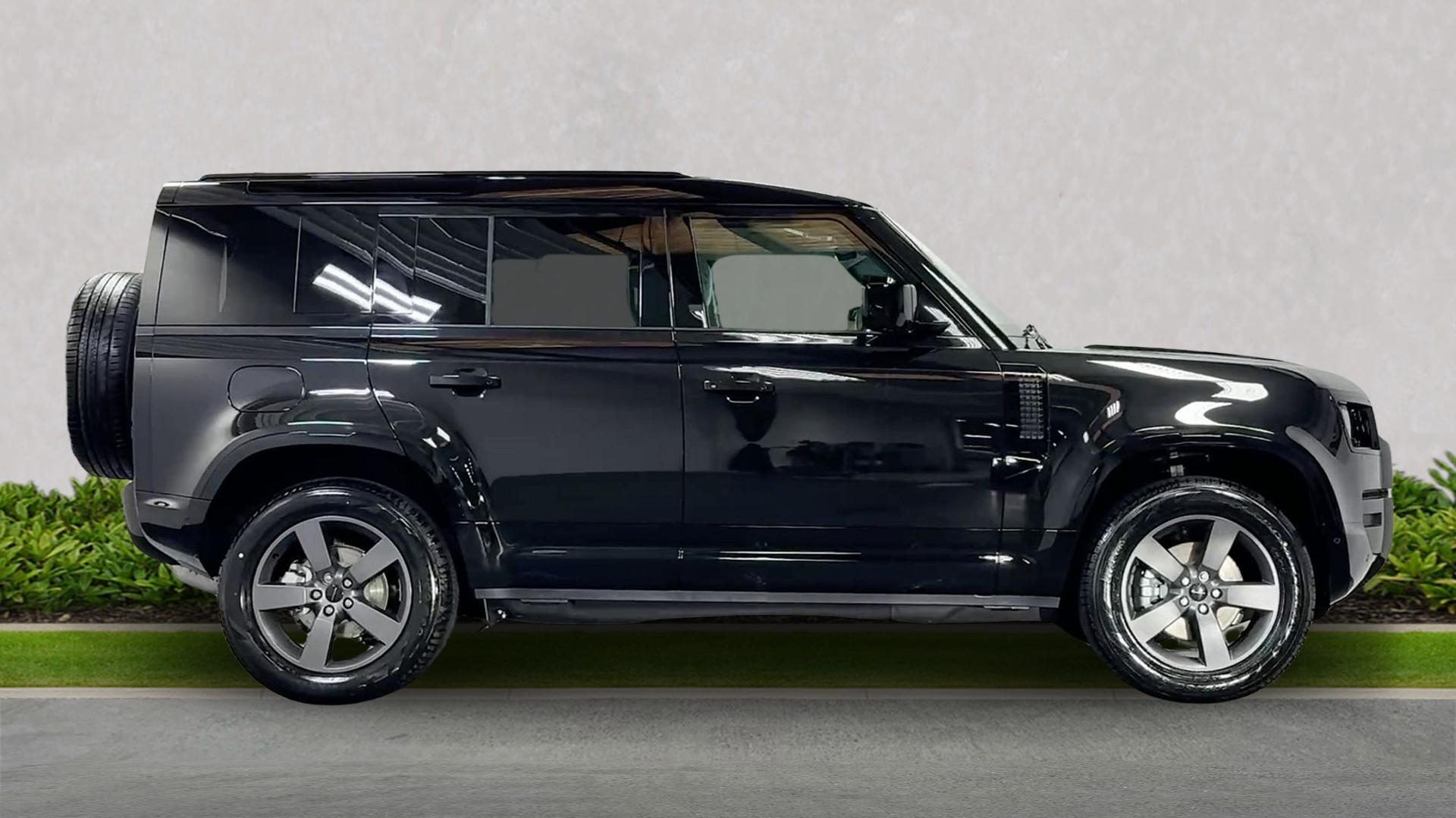 Land Rover Defender view 5