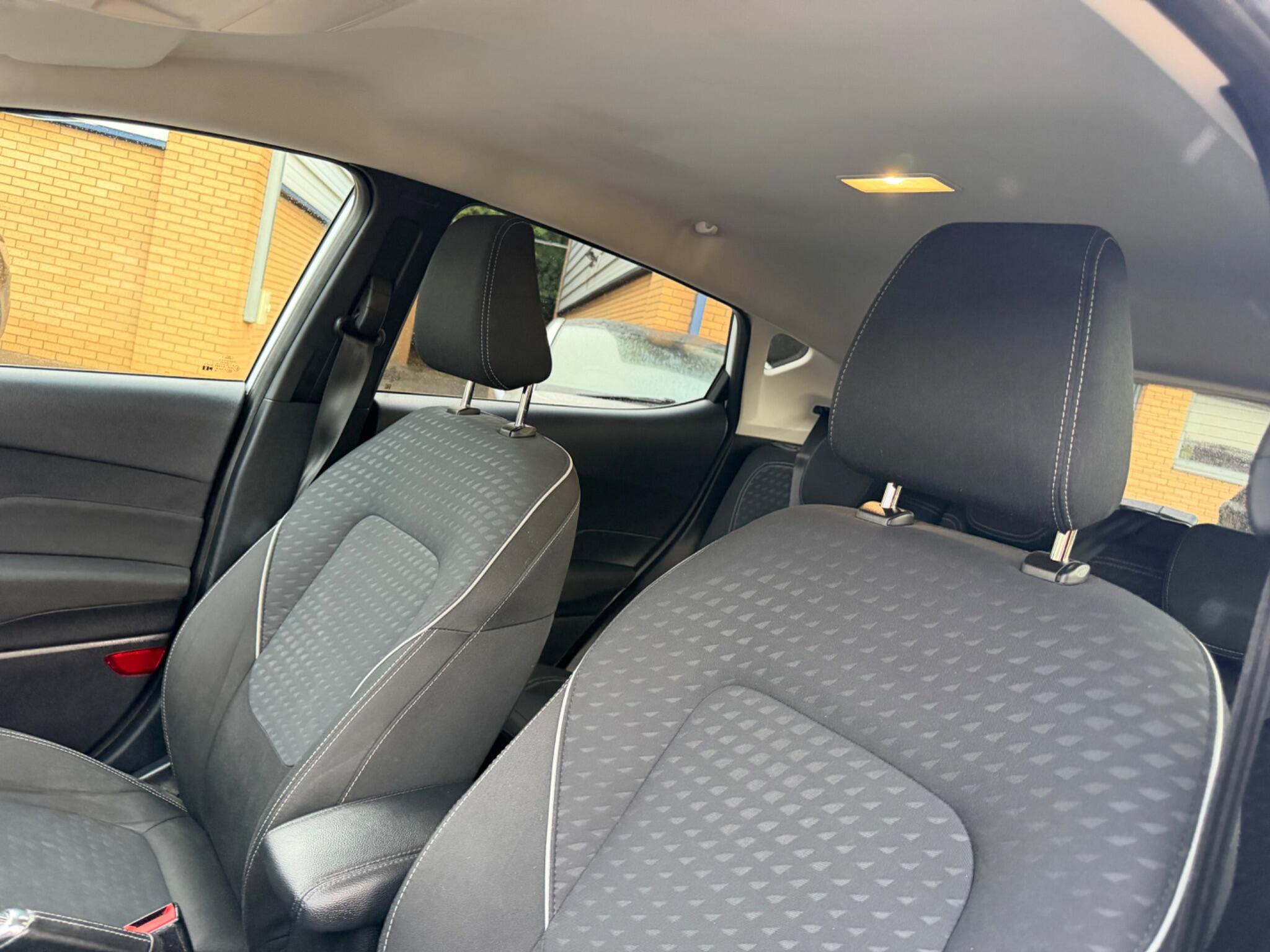Ford Fiesta view 64