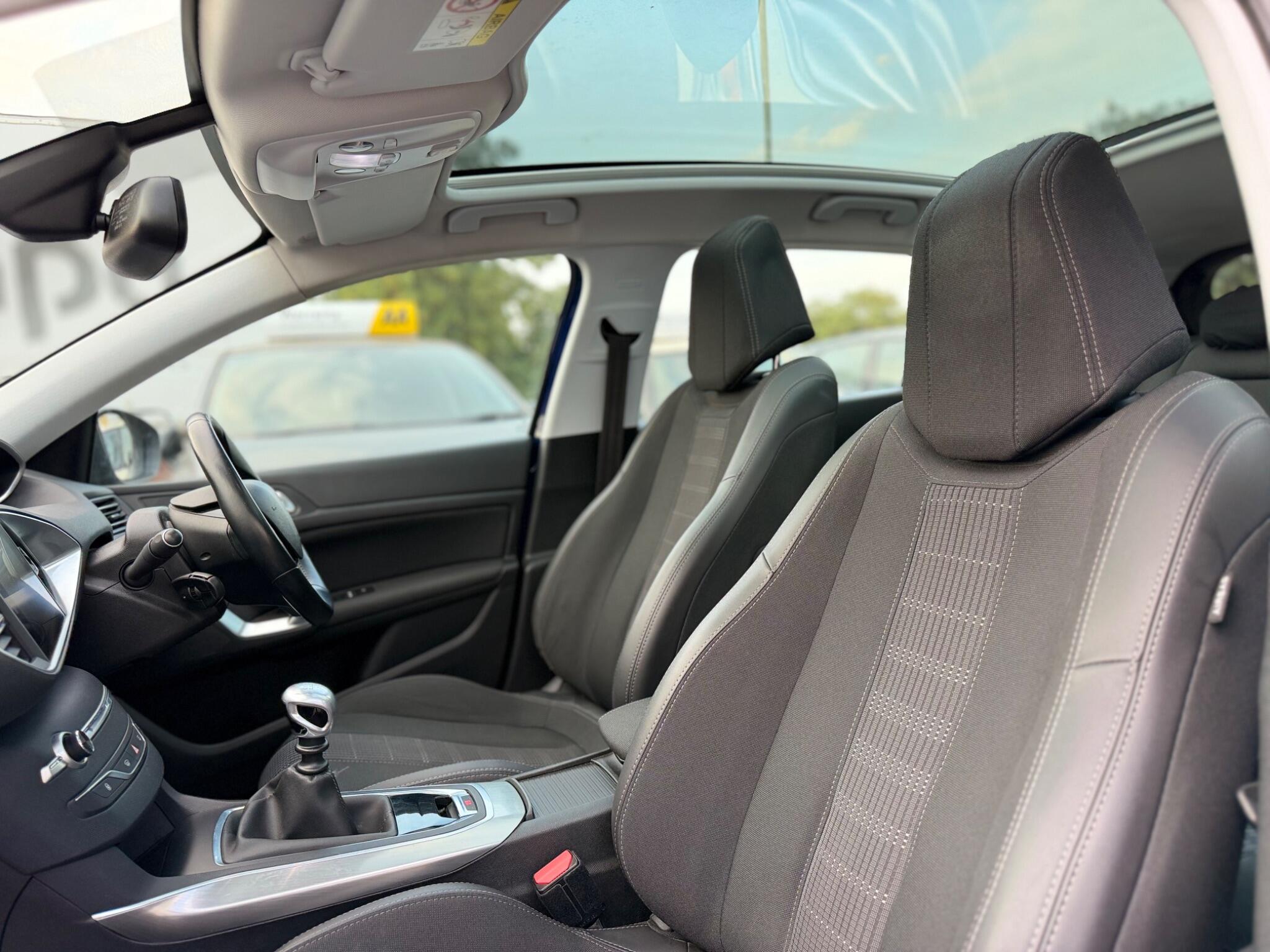 Peugeot 308 view 12