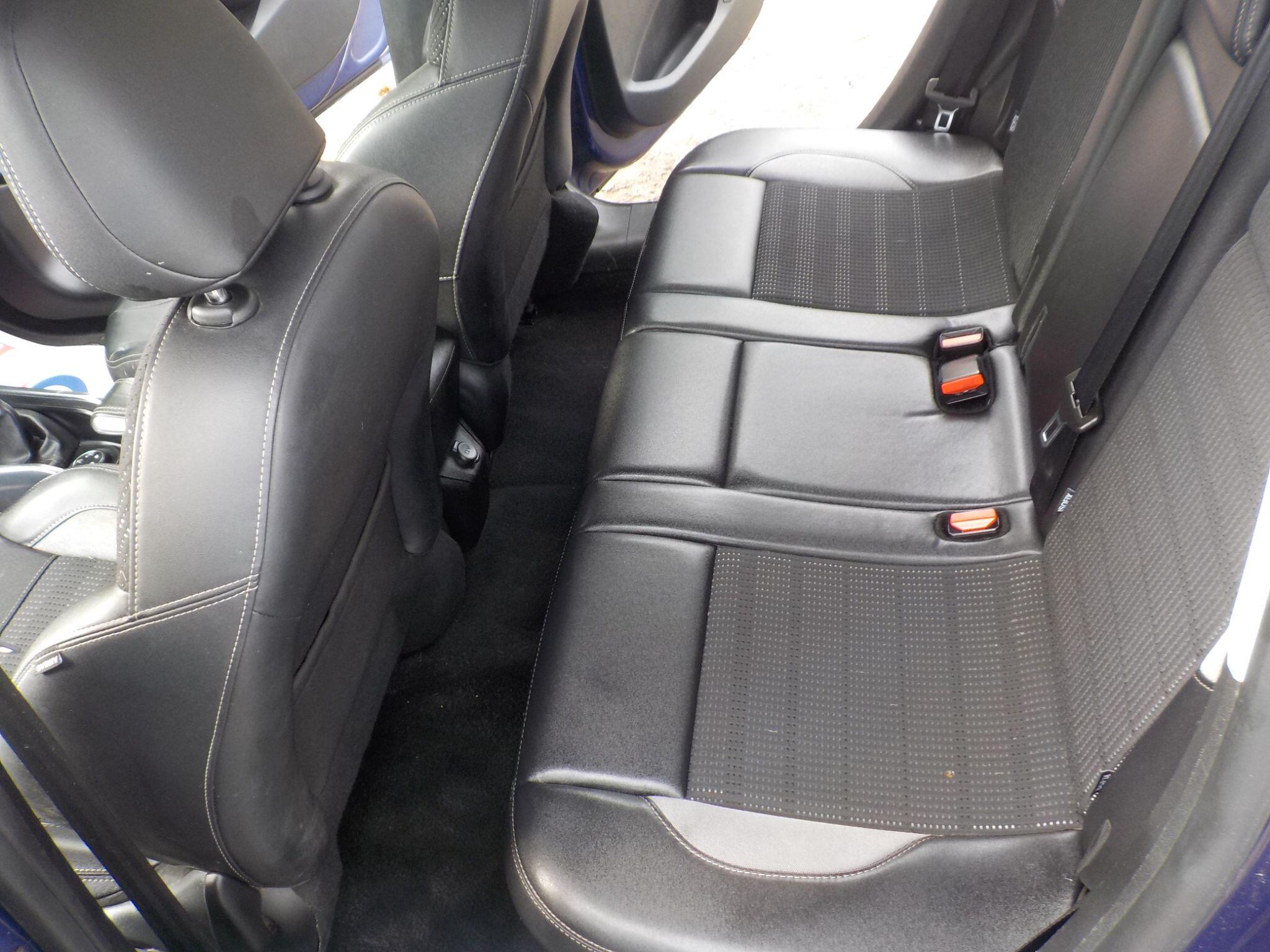 Peugeot 2008 1.6 e-HDi Allure Euro 5 (s/s) 5dr