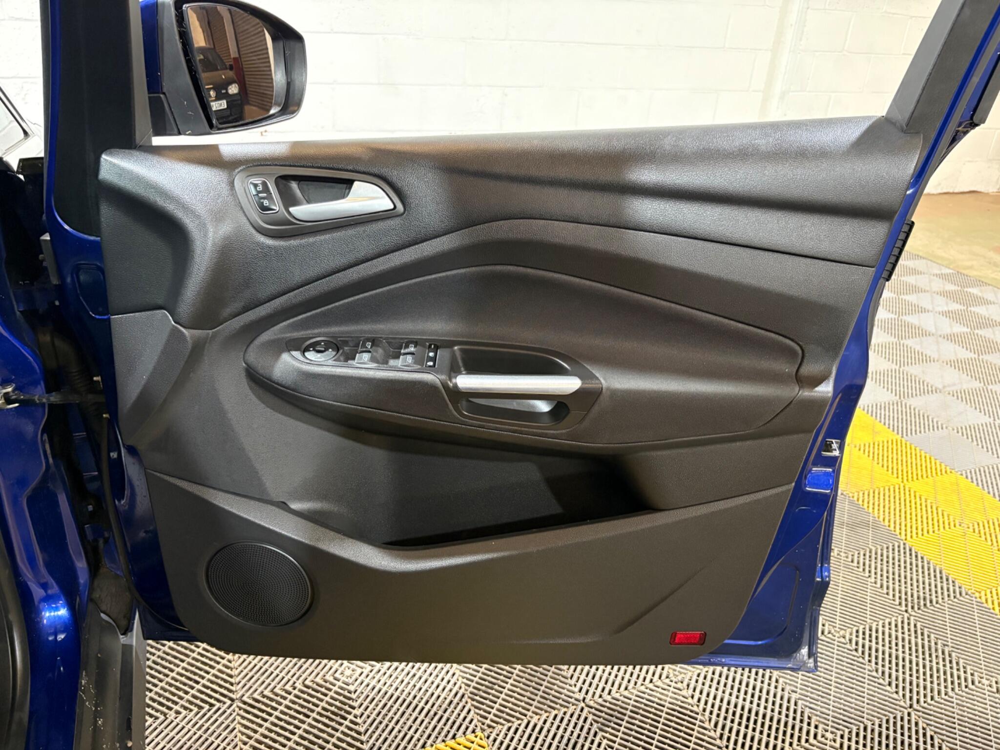 Ford Grand C-Max view 46