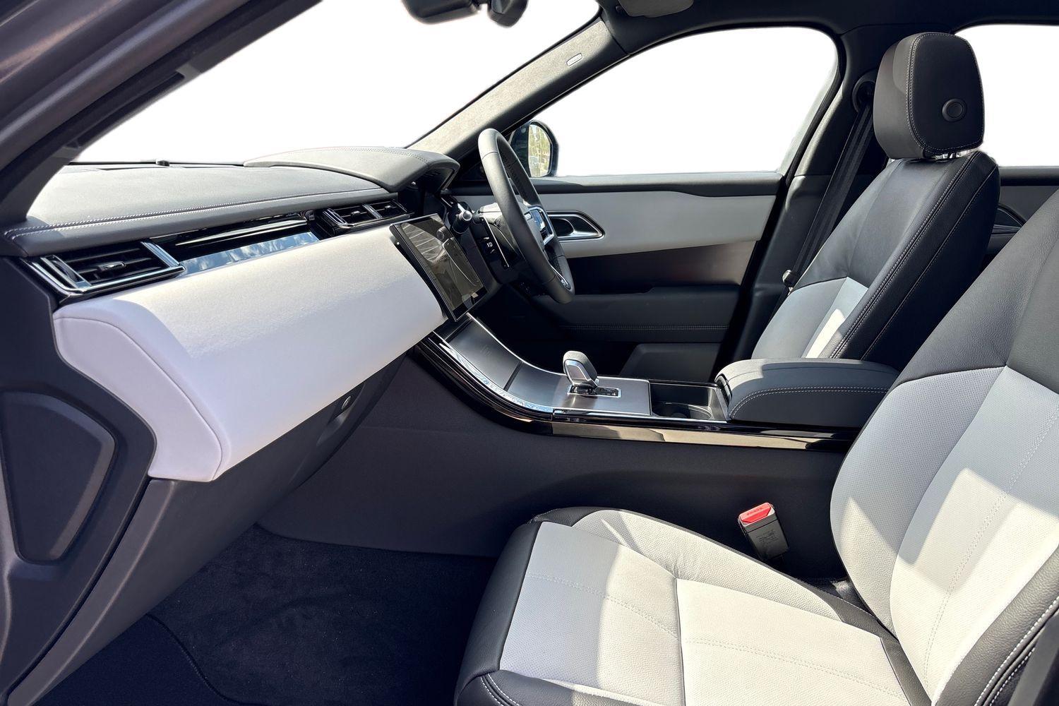 Land Rover Range Rover Velar view 3