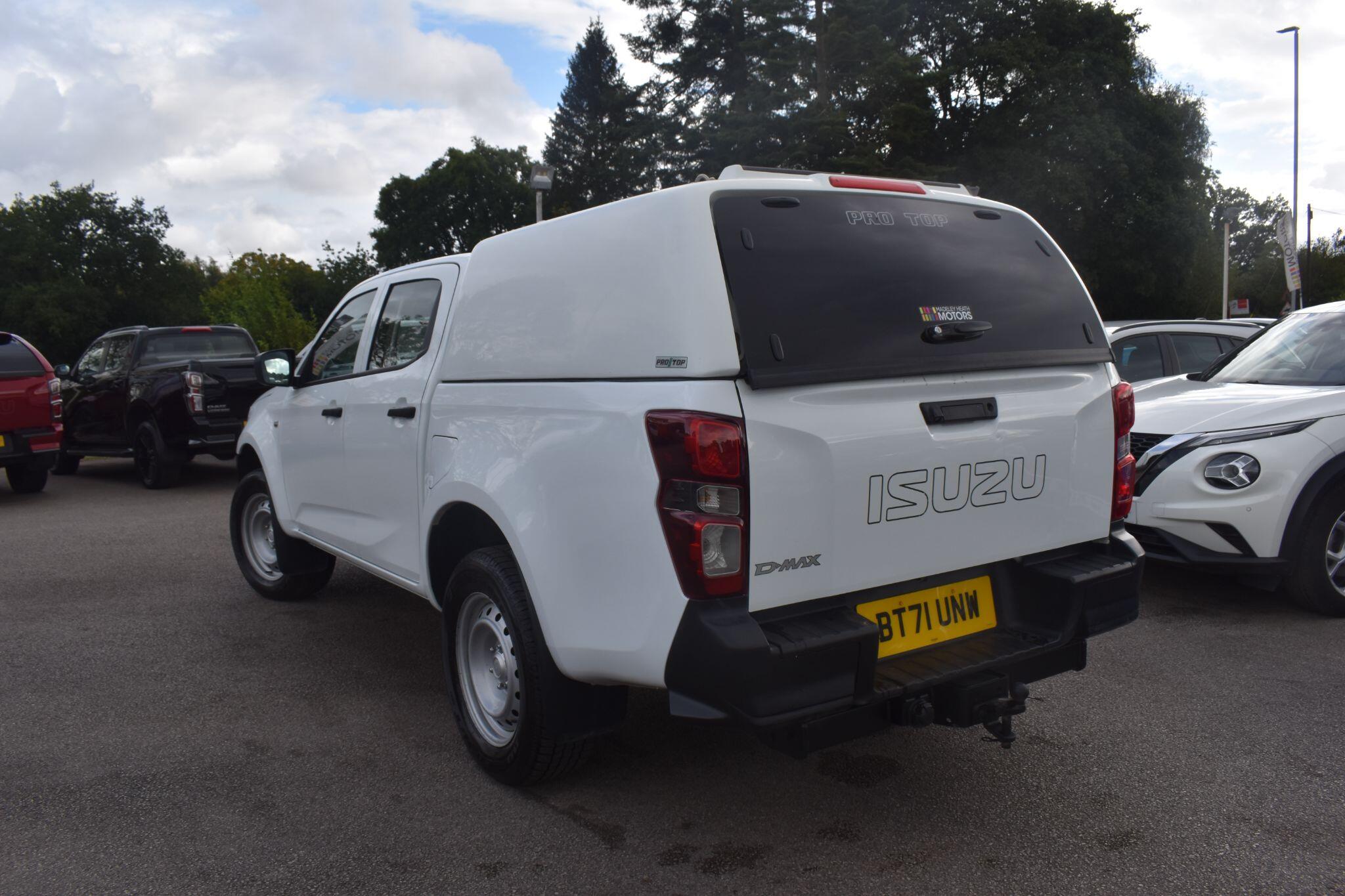 D-Max - 1.9 TD Utility 4WD Euro 6 (s/s) 4dr - Image 2
