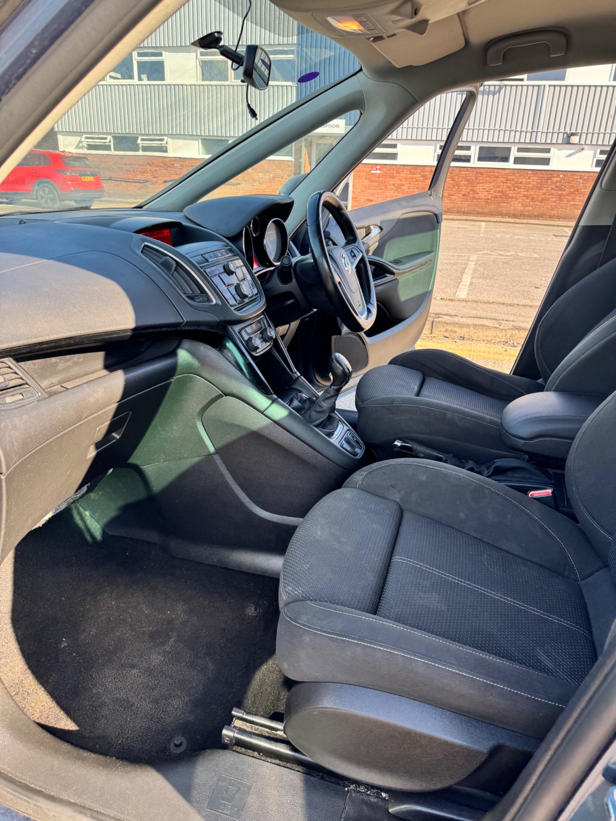 Vauxhall Zafira Tourer view 50