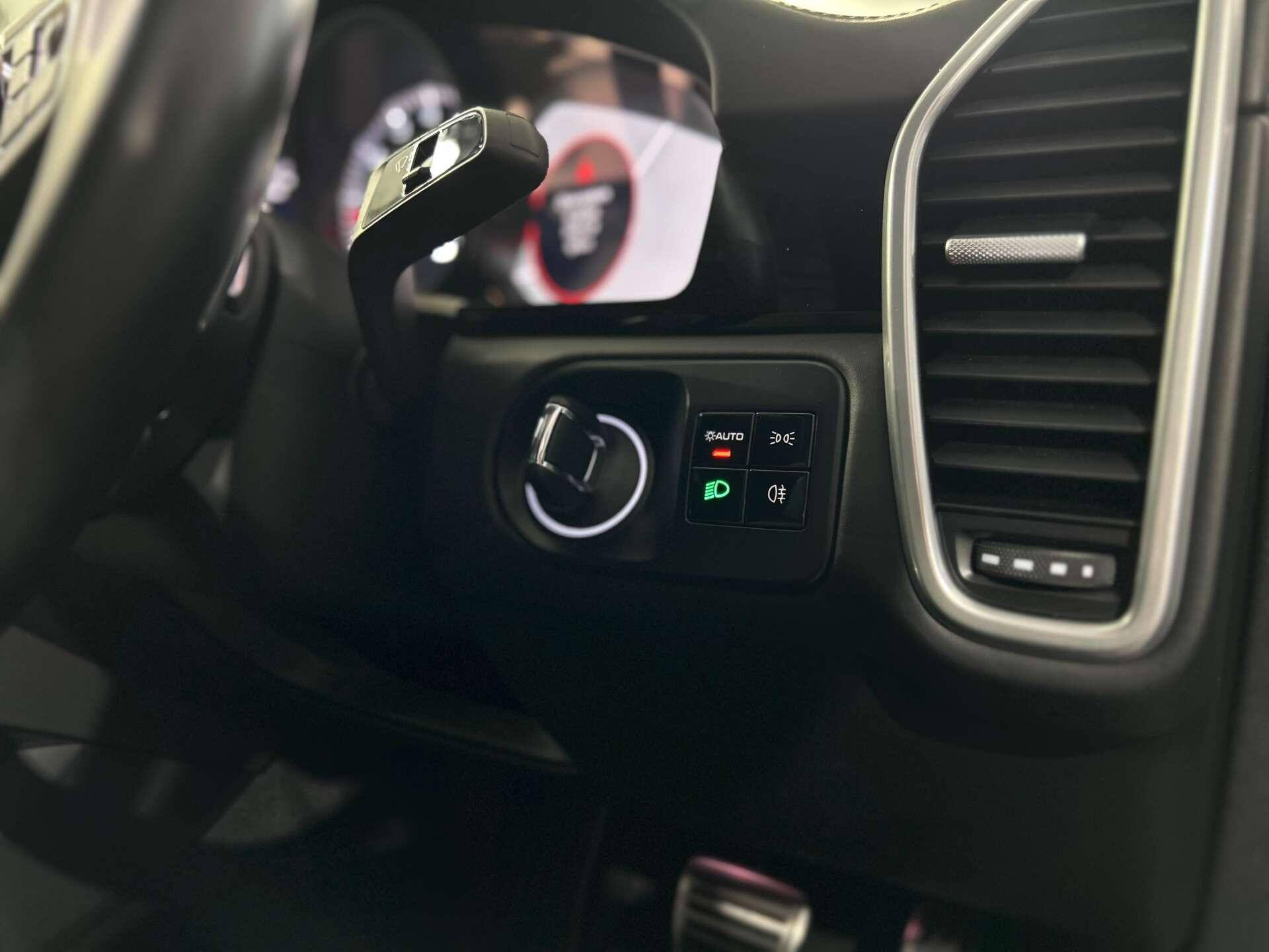Porsche Cayenne view 39