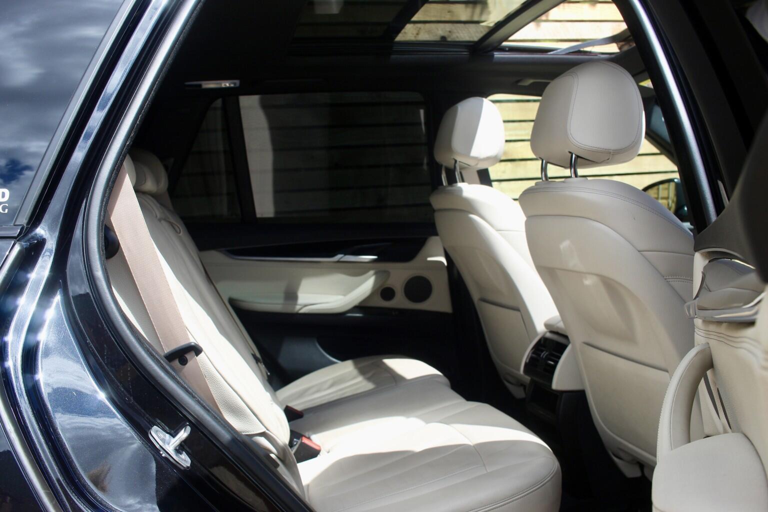 BMW X5 view 12