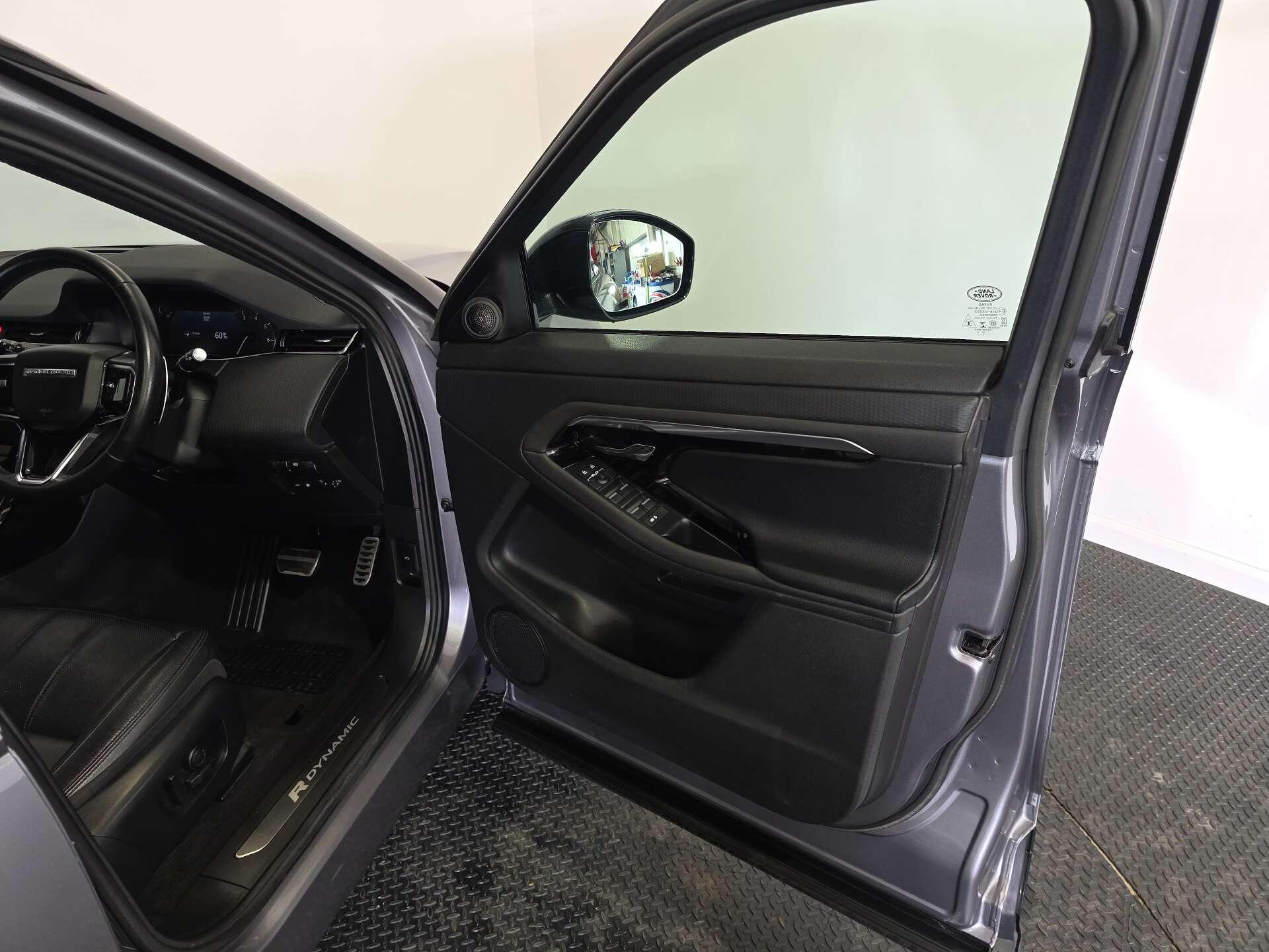 Land Rover Range Rover Evoque view 35