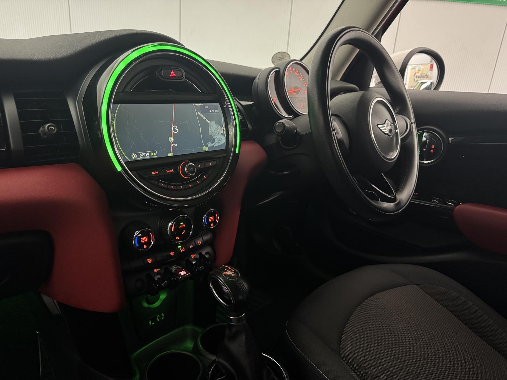 Mini Cooper view 64