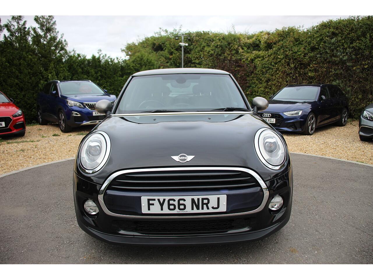 Mini Hatch view 3
