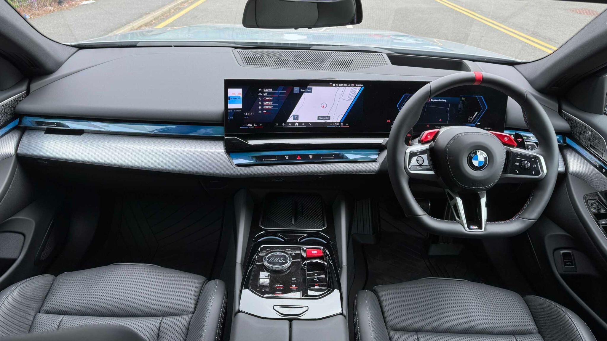 BMW M5 view 5