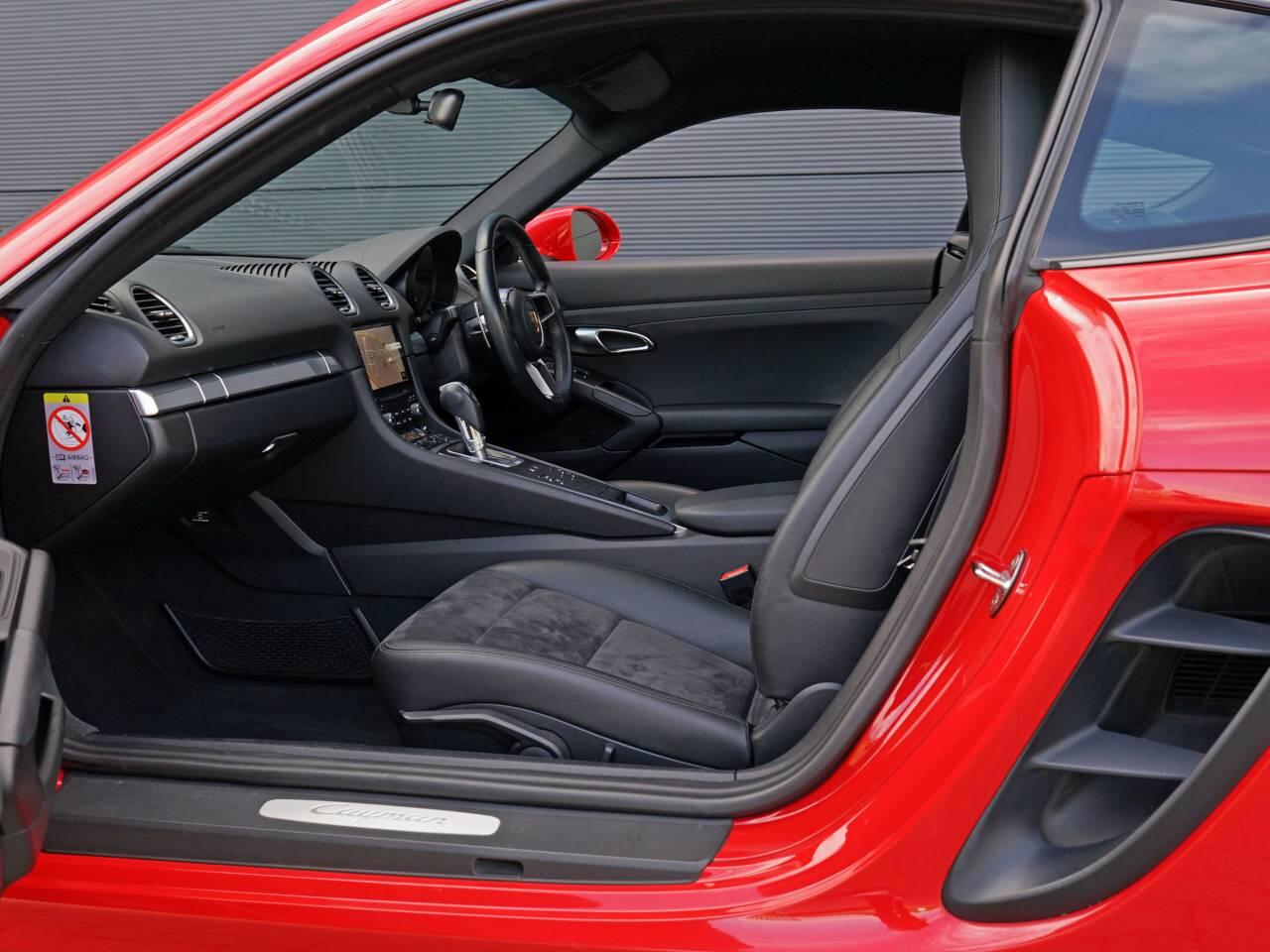 Porsche Cayman view 10