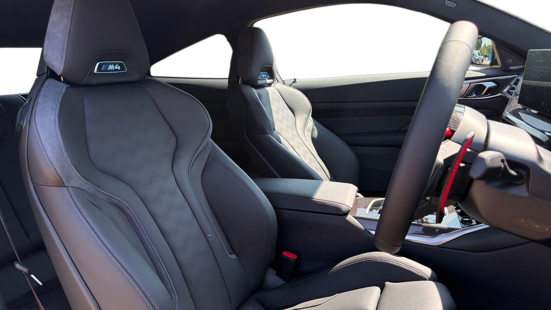 BMW M4 view 11