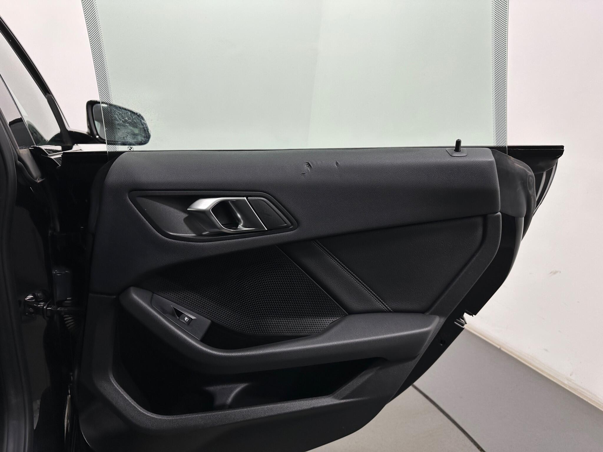 BMW 2 Series view 44