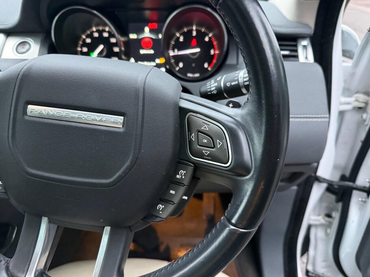 Land Rover Range Rover Evoque view 16