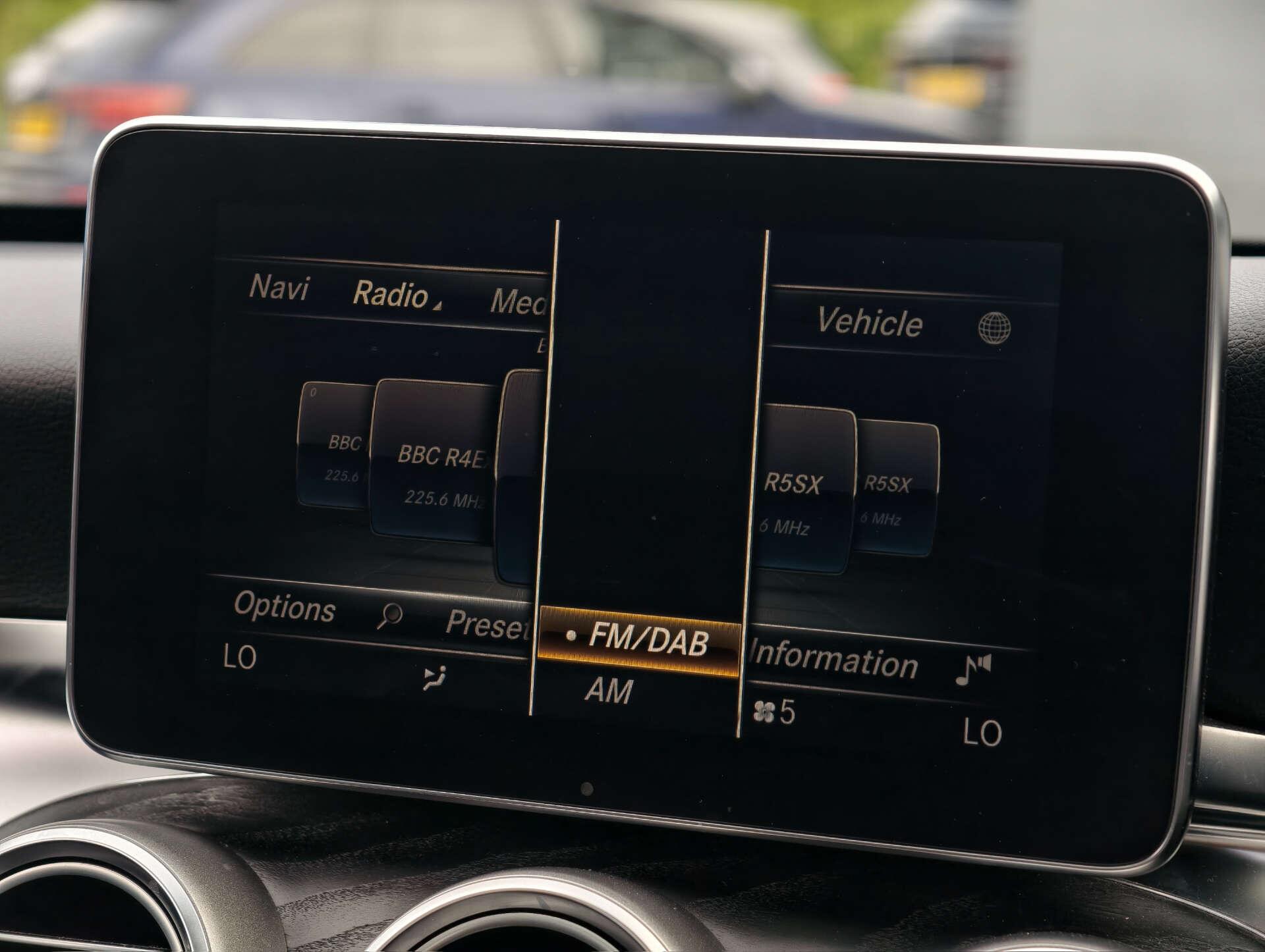 Mercedes-Benz C Class view 33
