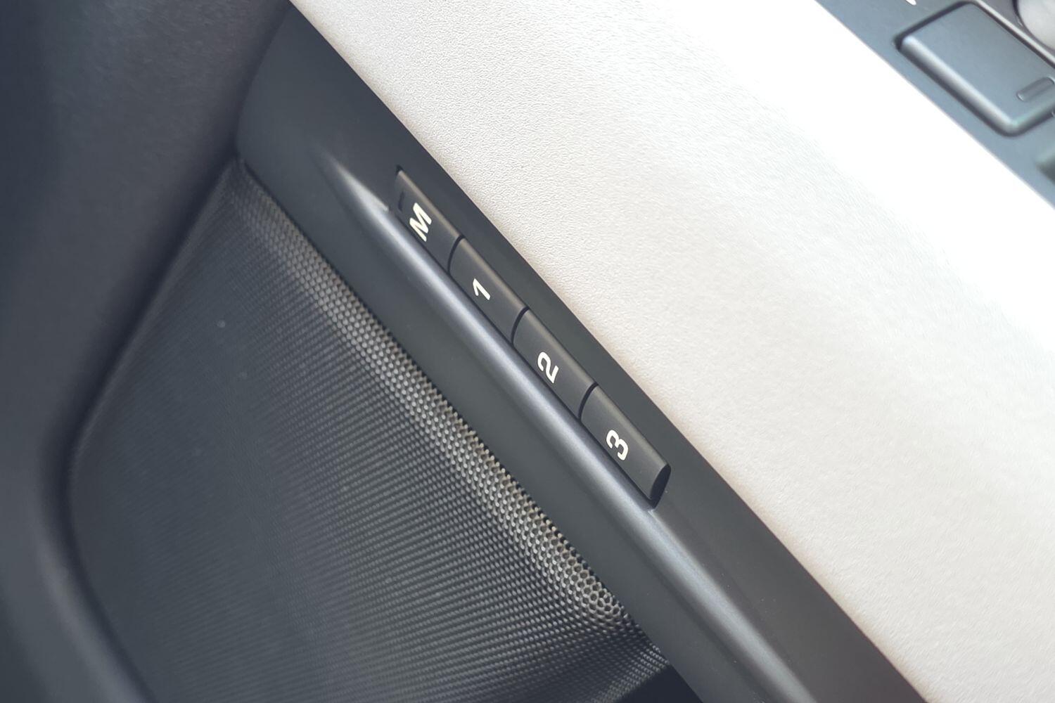 Land Rover Range Rover Evoque view 31