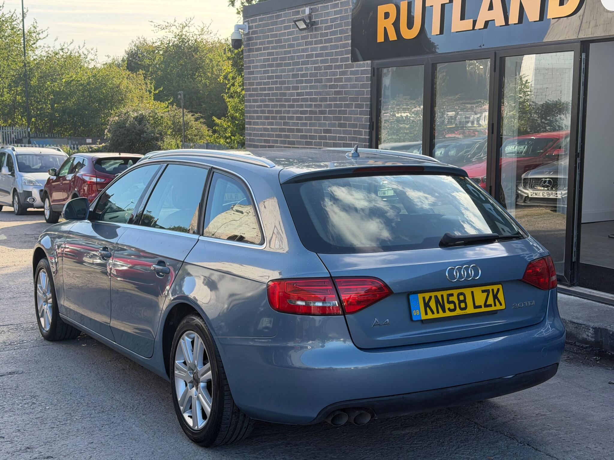Audi A4 view 6