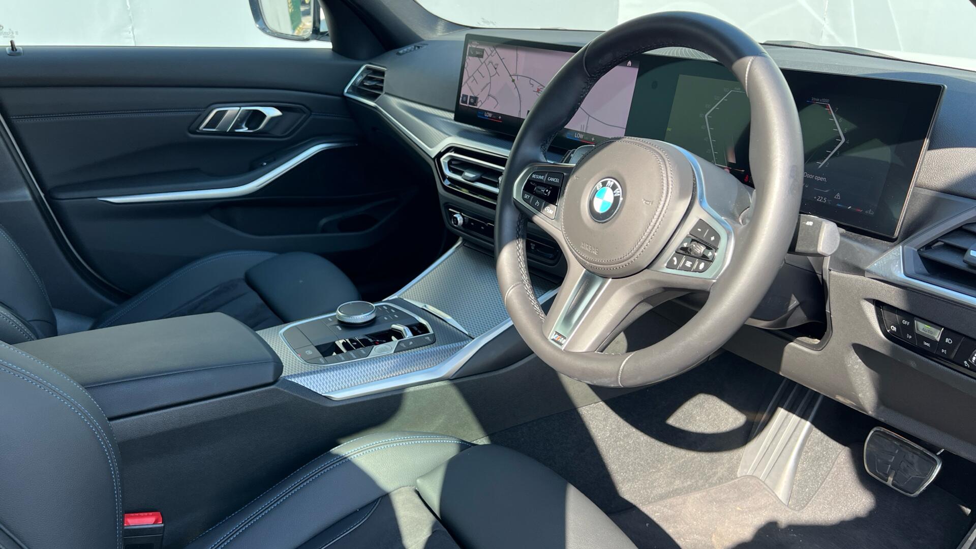 BMW 3 Series view 6