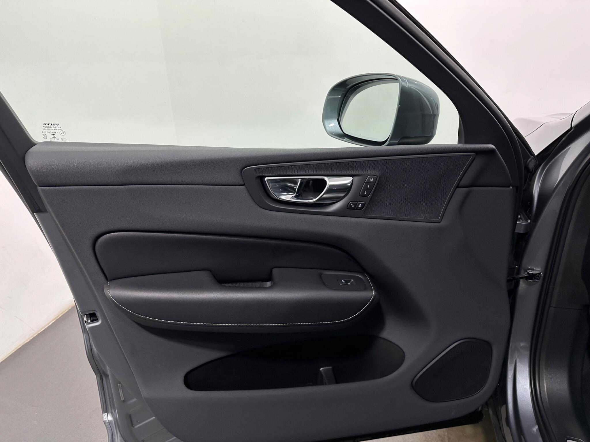 Volvo XC60 view 37