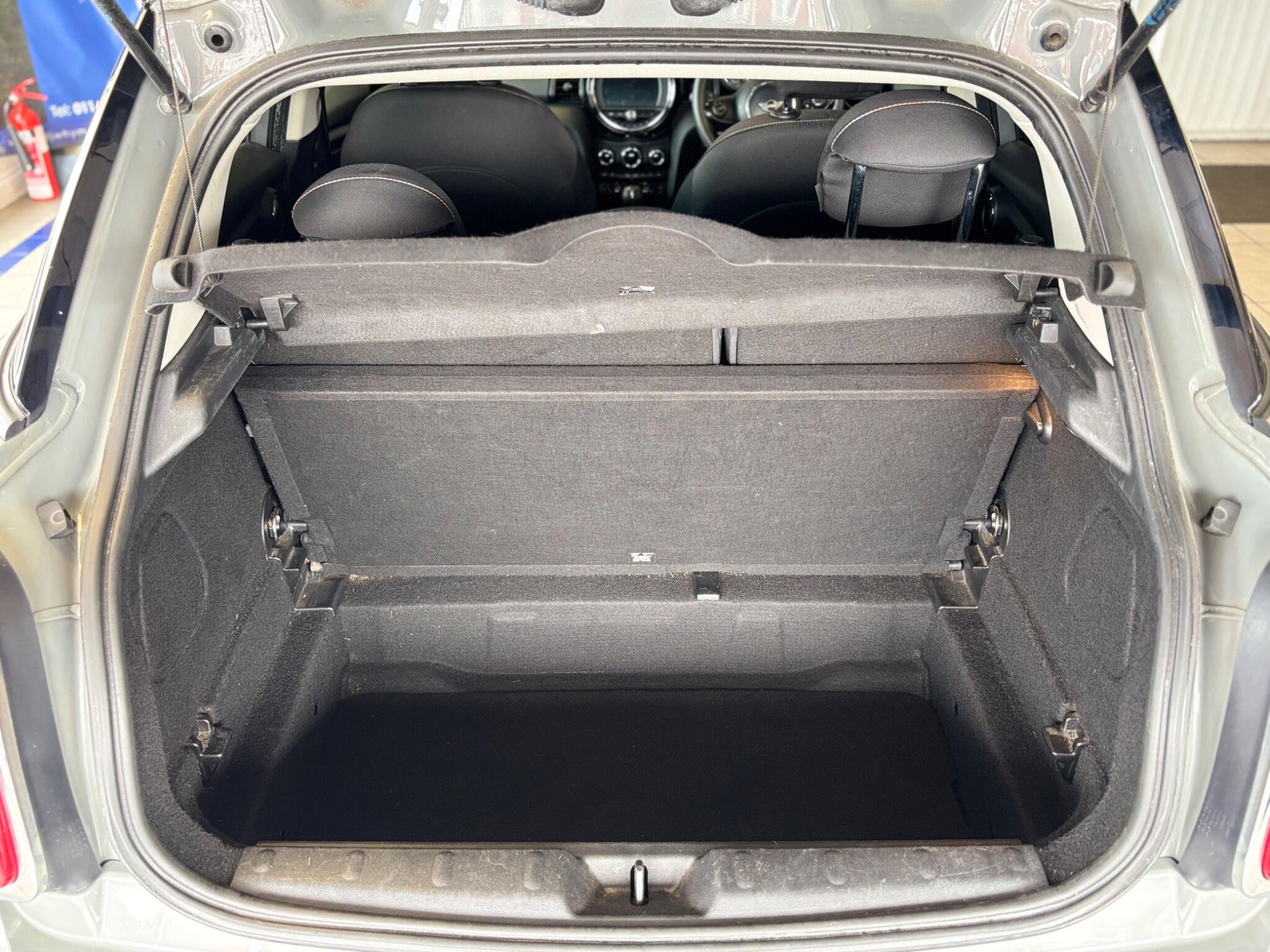 Mini Hatch view 21