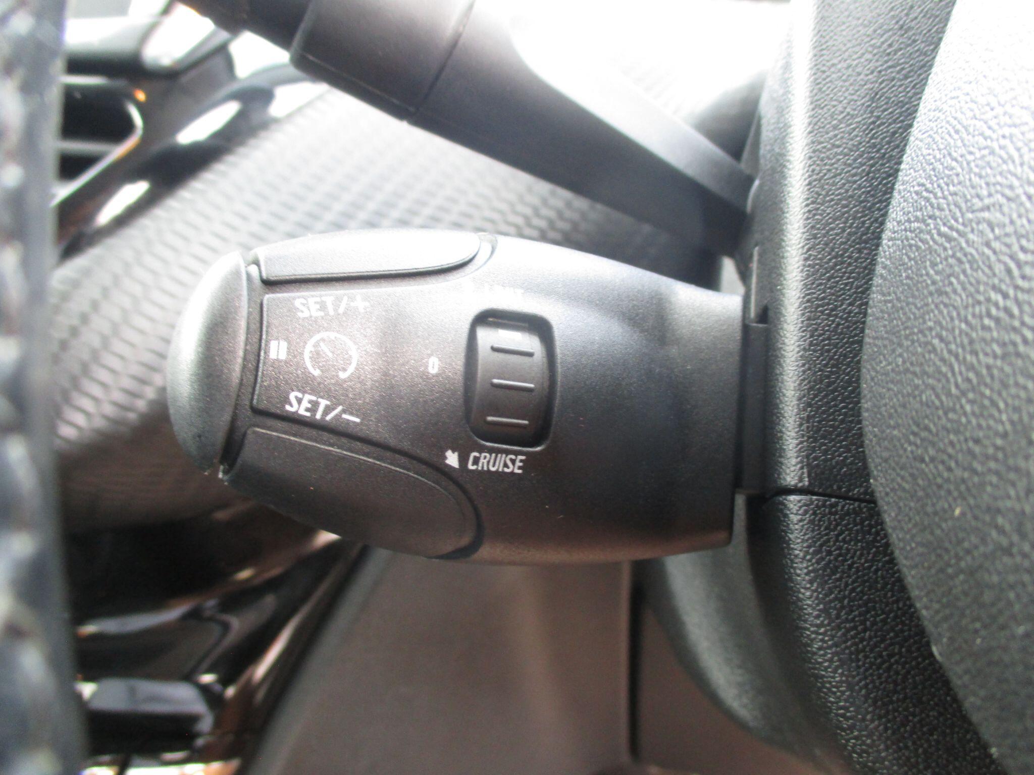 Peugeot 2008 view 37