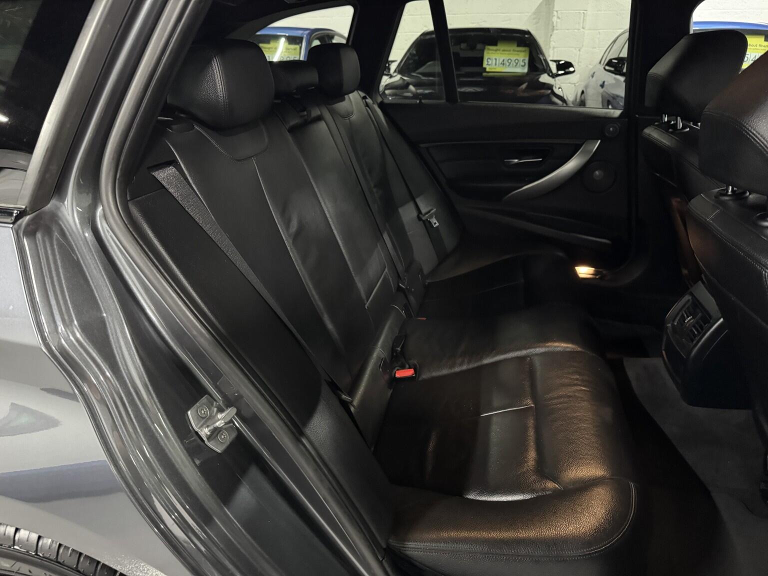 BMW 3 Series view 20