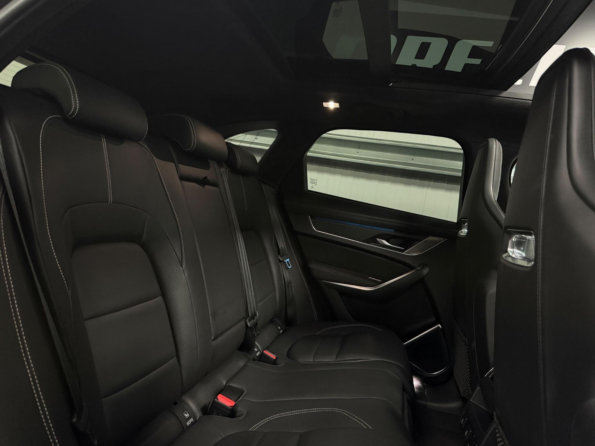 Jaguar F-Pace view 21
