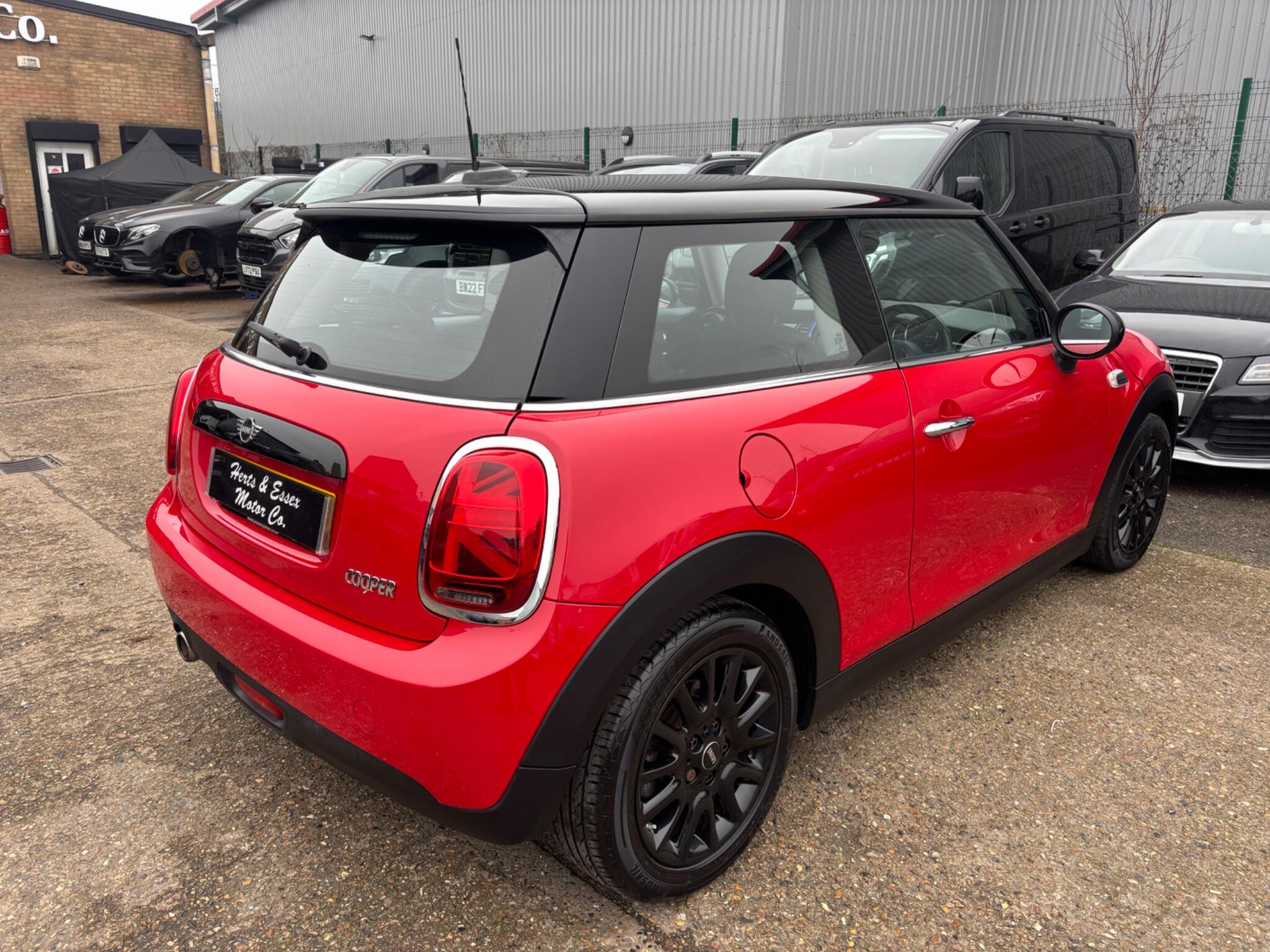 Mini Cooper view 14