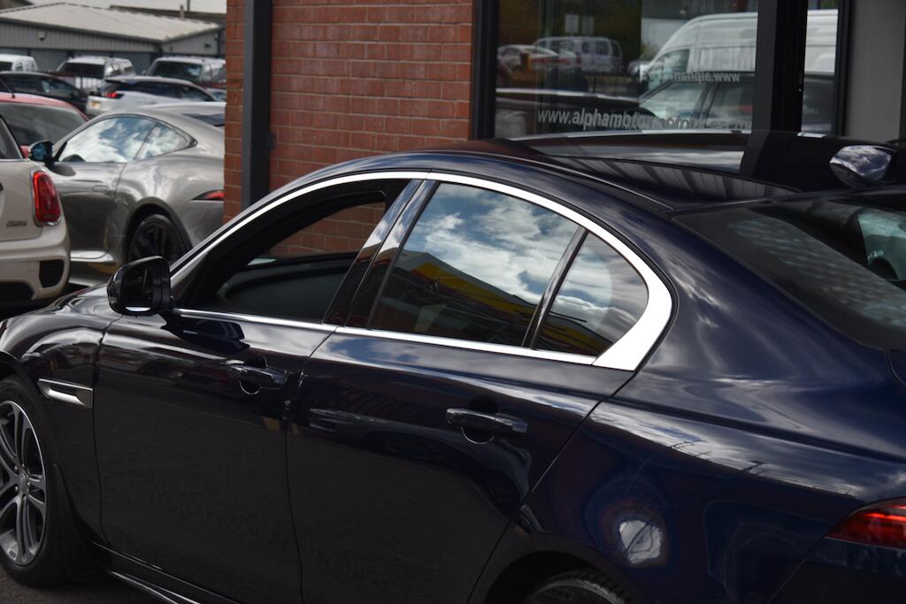 Jaguar Xe view 26