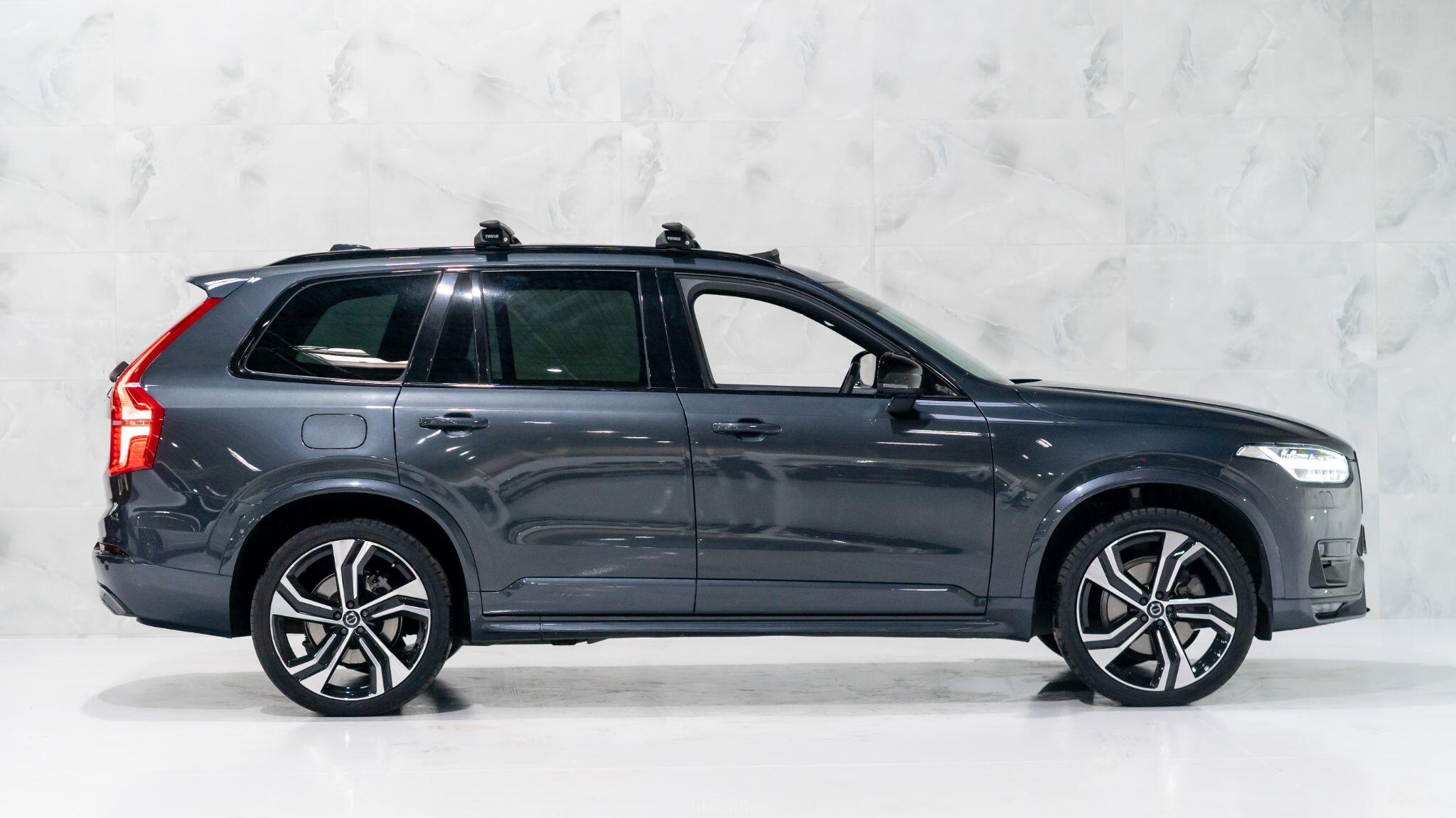 Volvo XC90 view 8