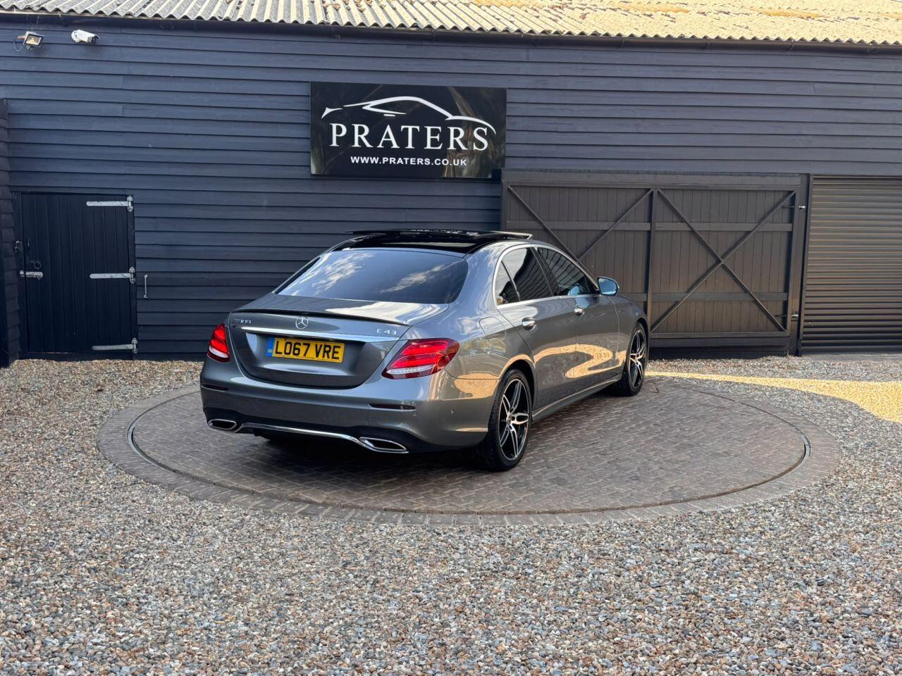 Mercedes-Benz E-Class view 22