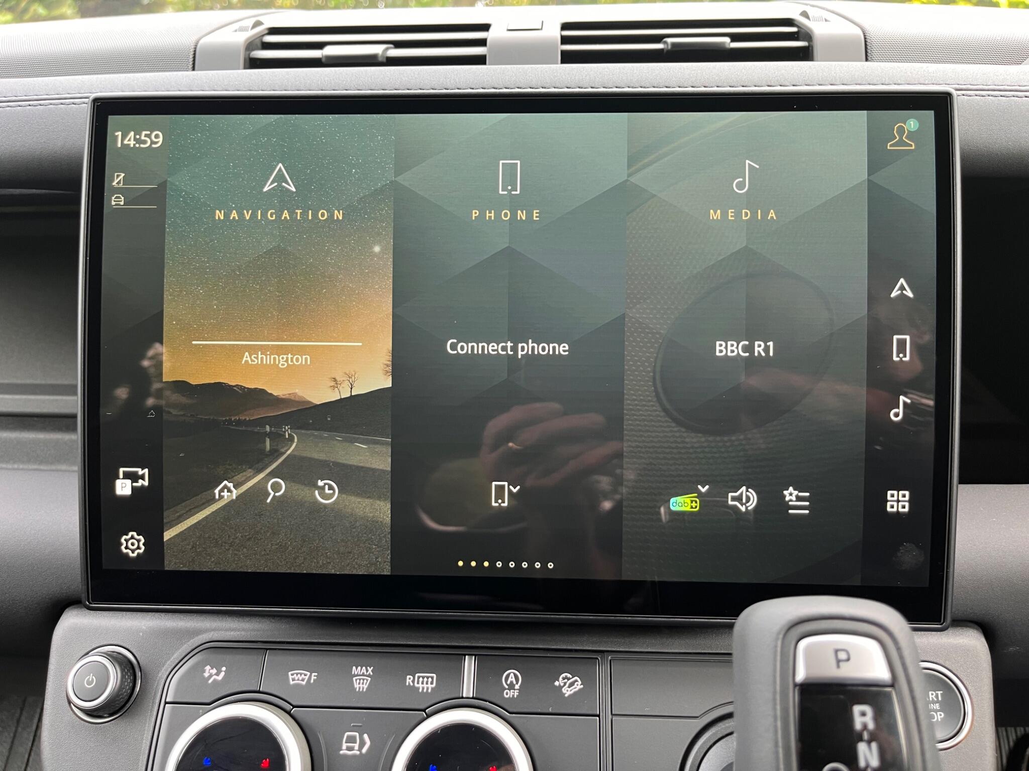 Land Rover Defender view 42