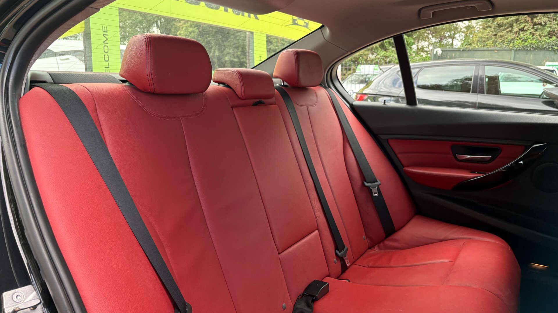 BMW 3 Series view 13