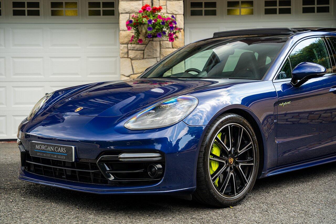 Porsche Panamera view 38