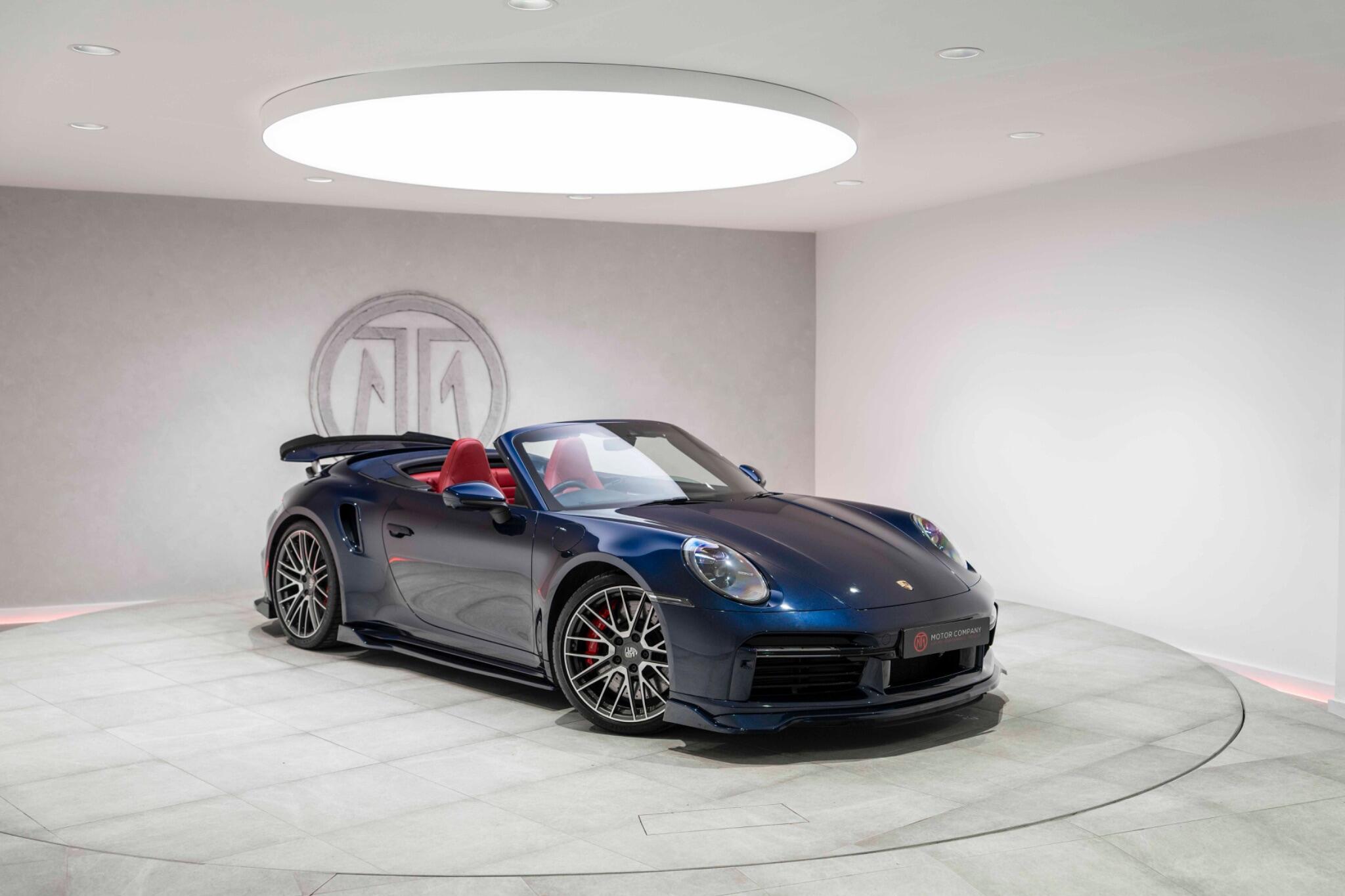 Porsche 911 view 11