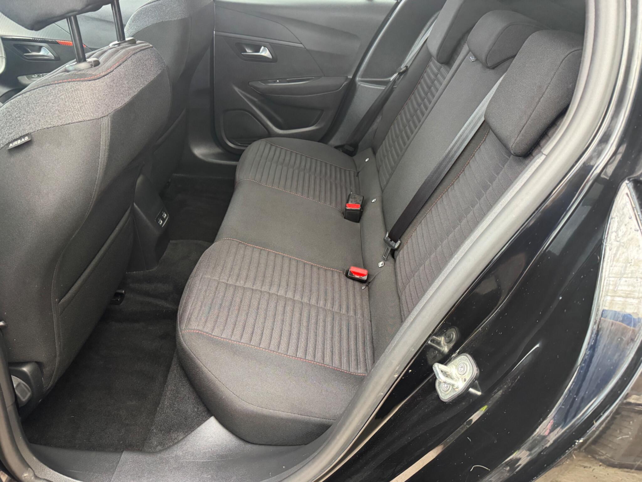 Peugeot E-208 view 20
