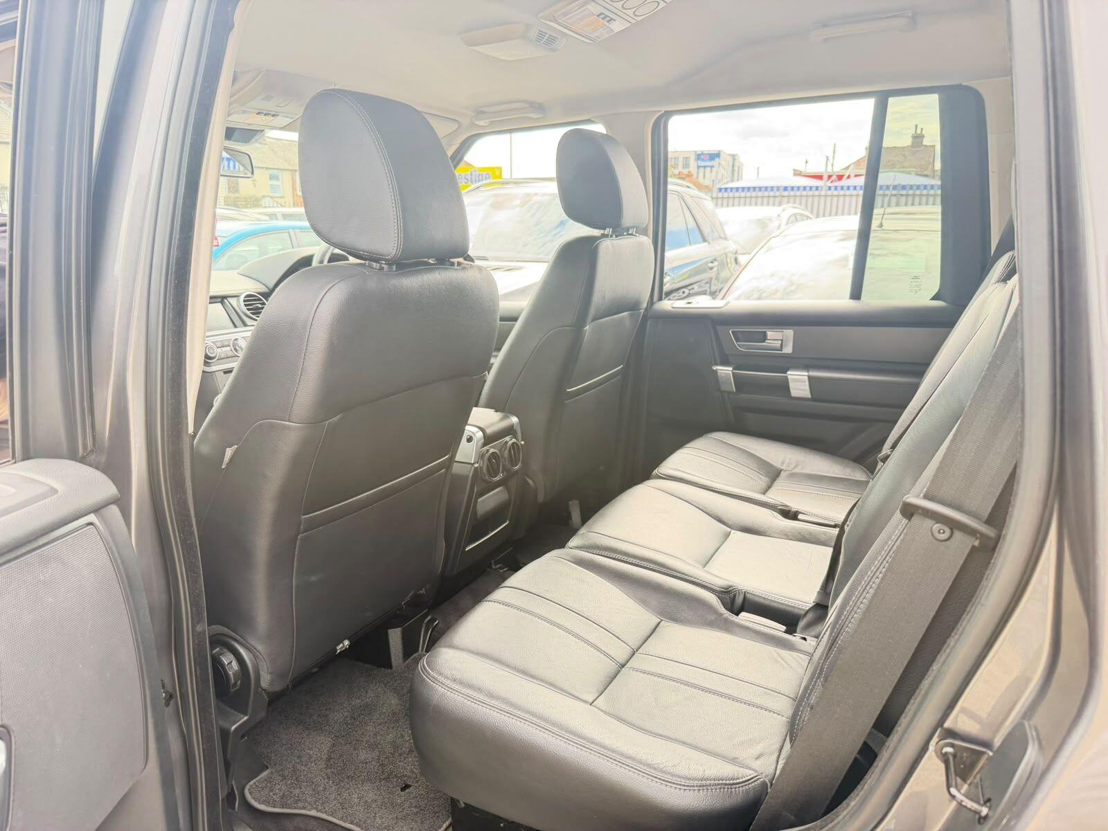 Land Rover Discovery view 20
