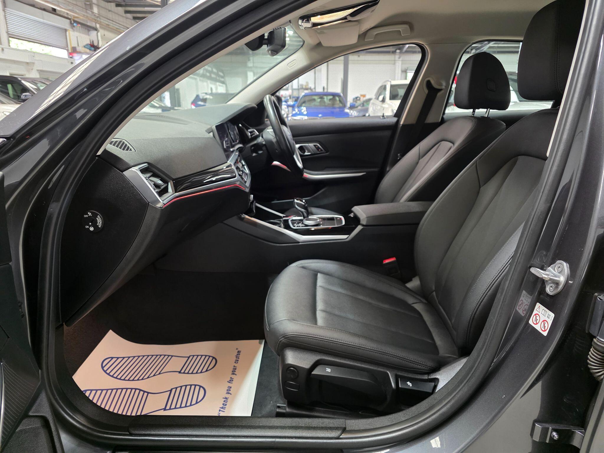 BMW 3 Series view 27