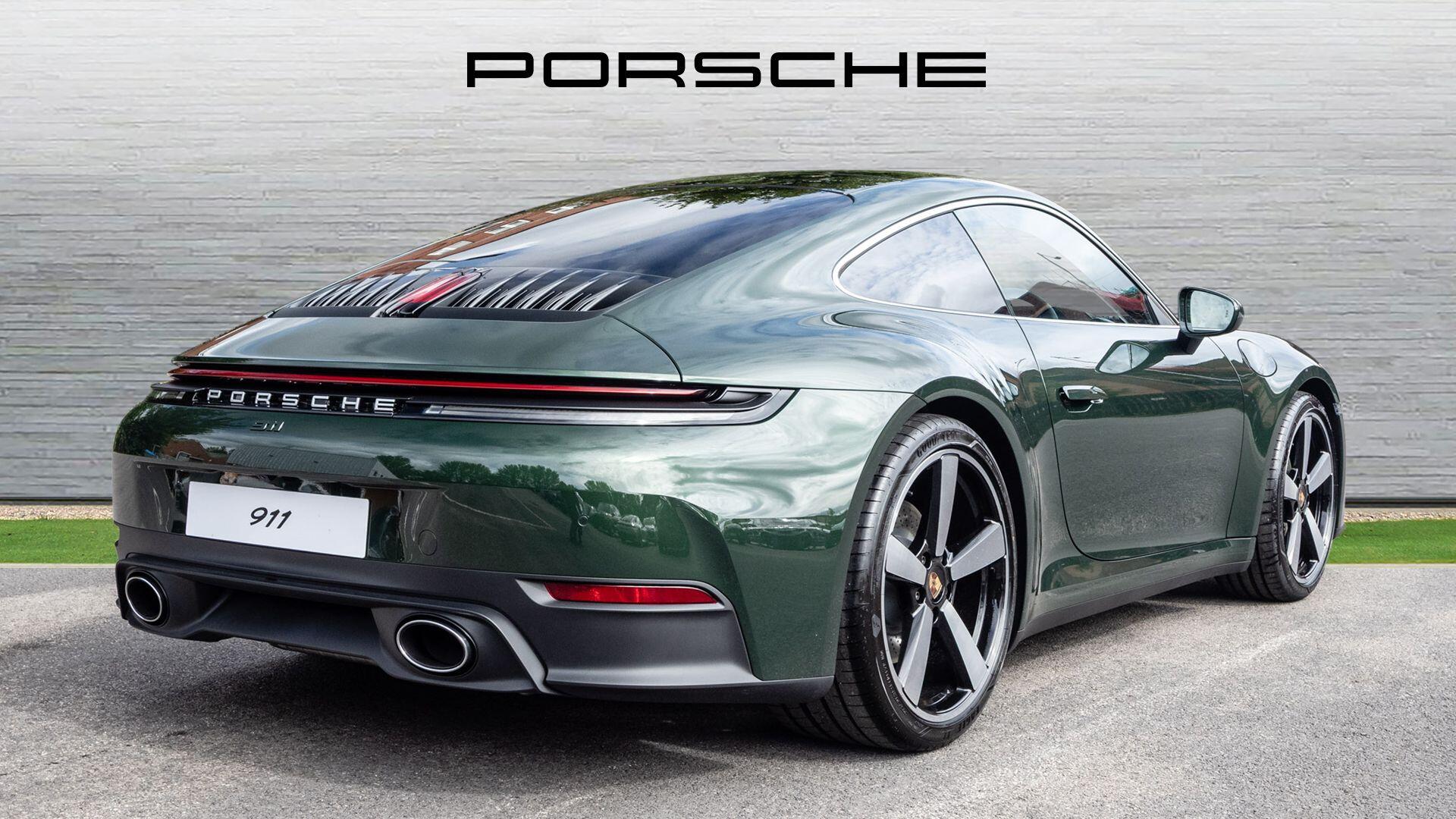 Porsche 911 view 8