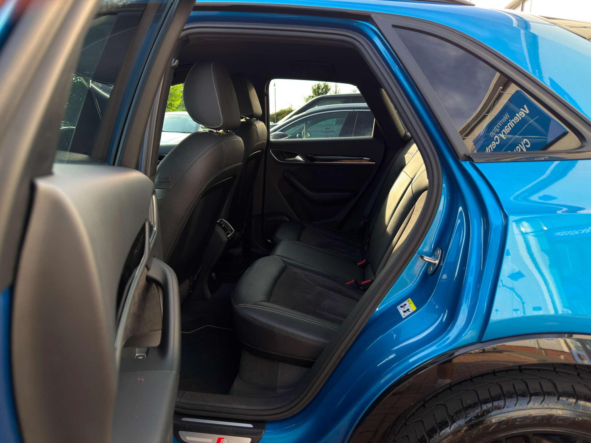 Audi Q3 view 34