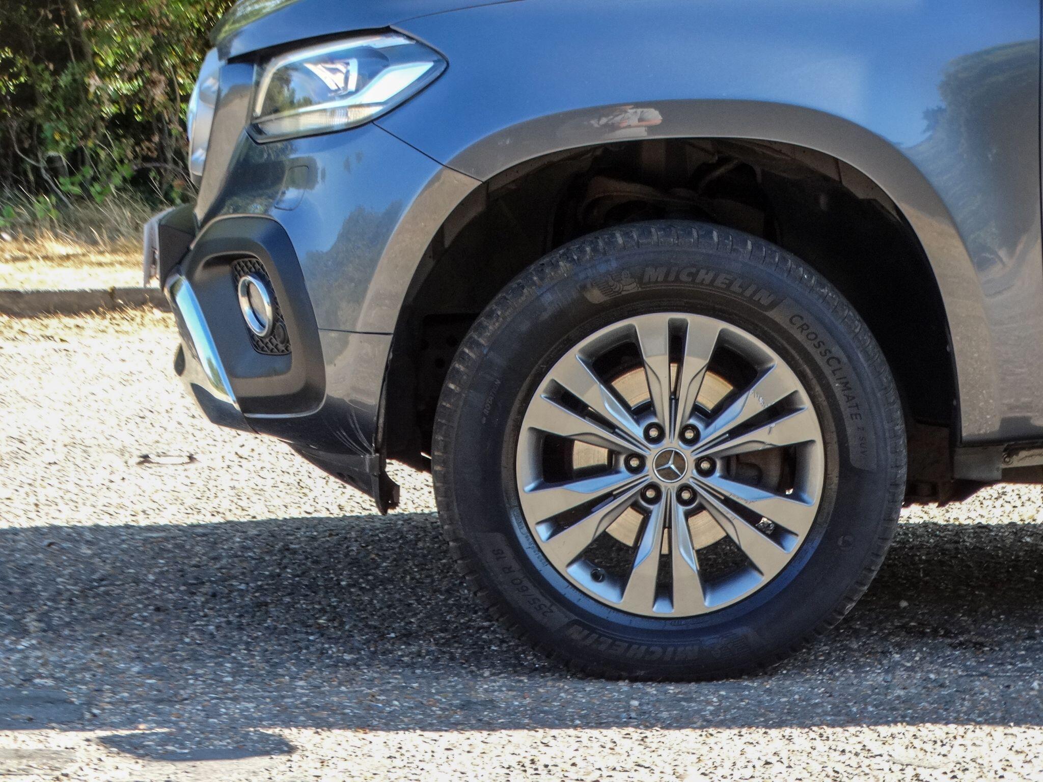 Mercedes-Benz X Class view 5