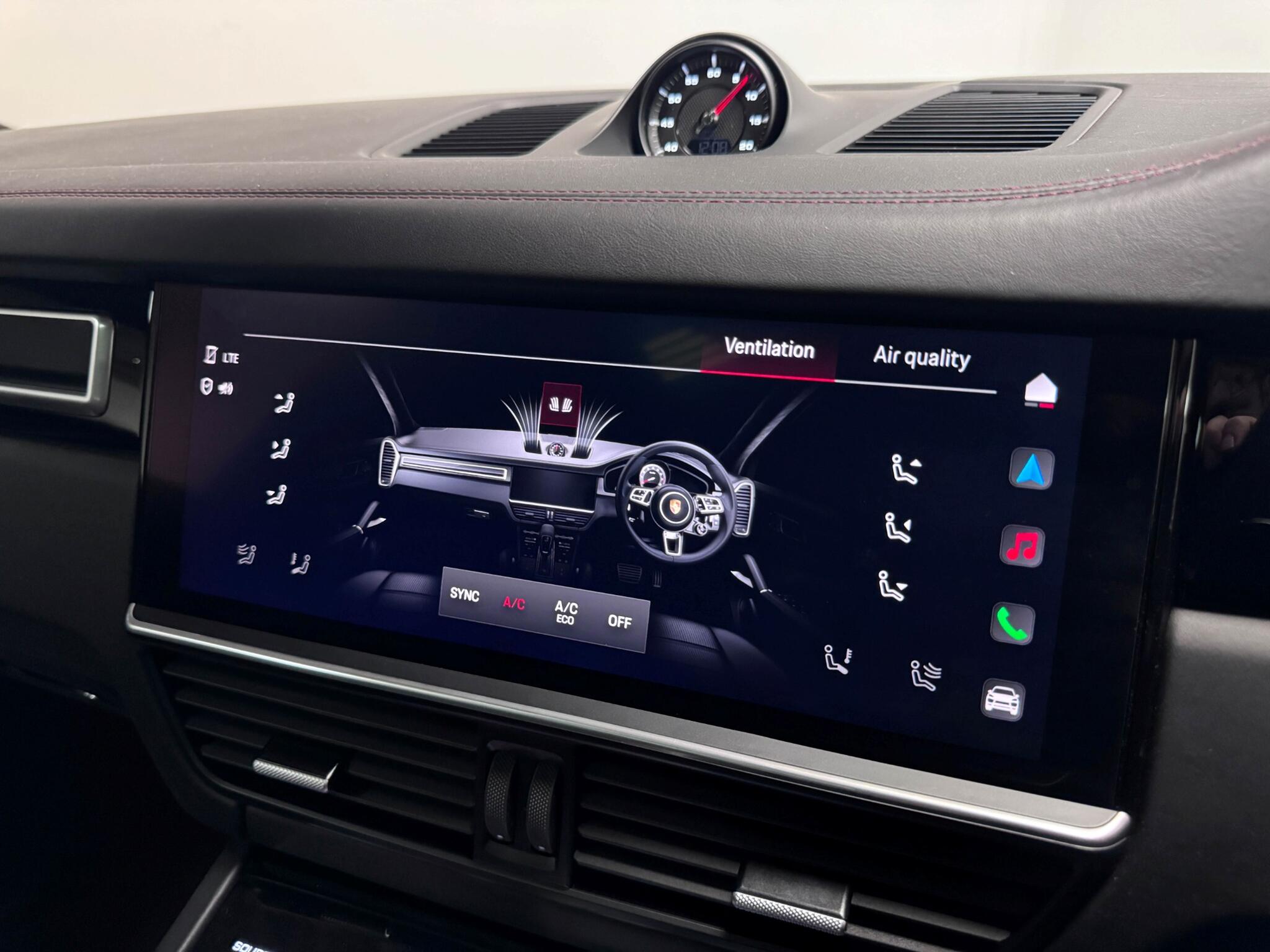 Porsche Cayenne view 64
