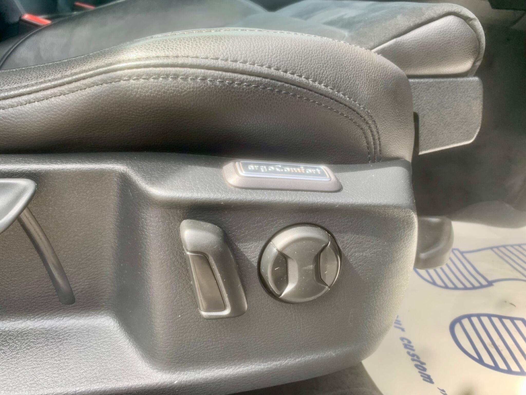 Volkswagen Passat view 22