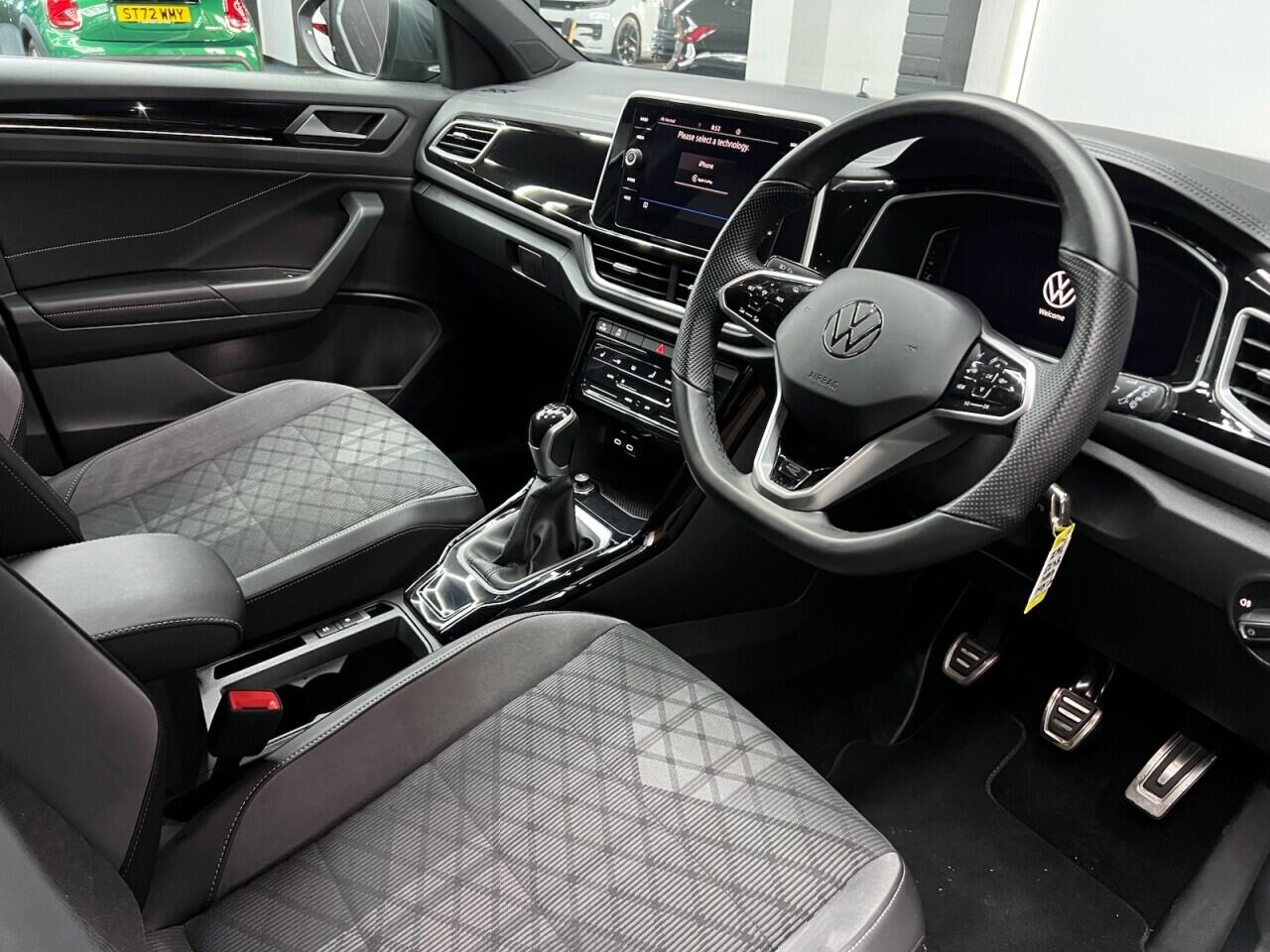 Volkswagen T-Roc view 38