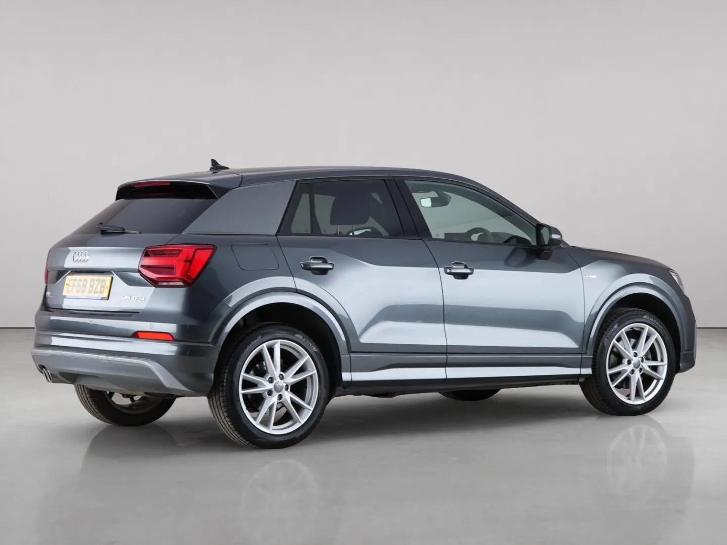 Audi Q2 view 5