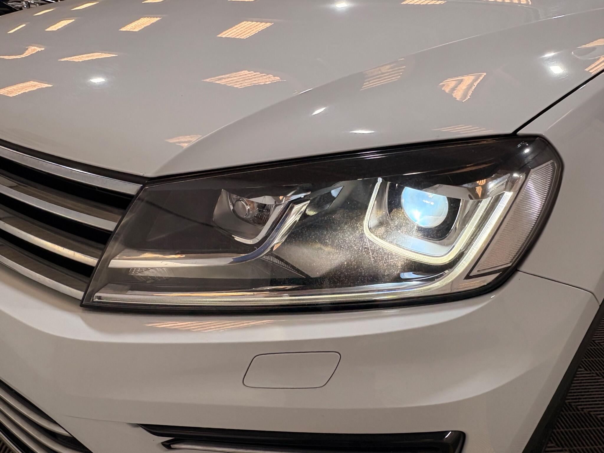 Volkswagen Touareg view 75